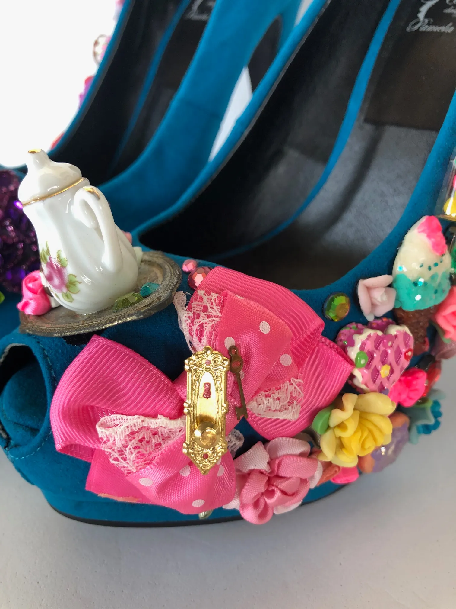 Alice pump Limited Edition Size EU 36/ USA 6