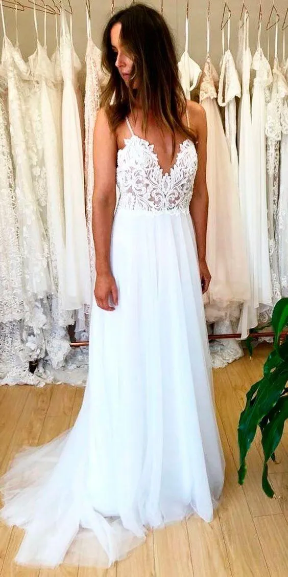 Backless Lace/Tulle Beach Wedding Dress Fashion Bridal Gown TN205