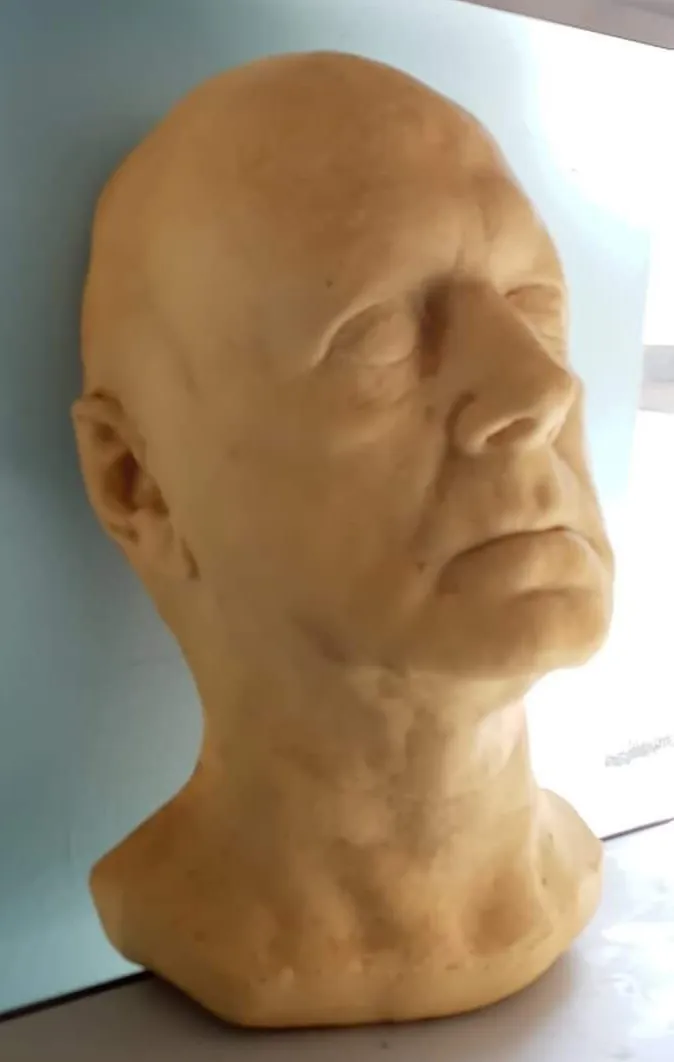 Cleese,  John Cleese life mask (life cast)