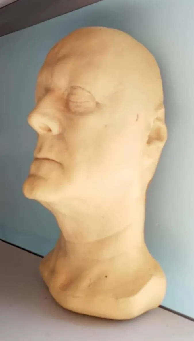 Cleese,  John Cleese life mask (life cast)