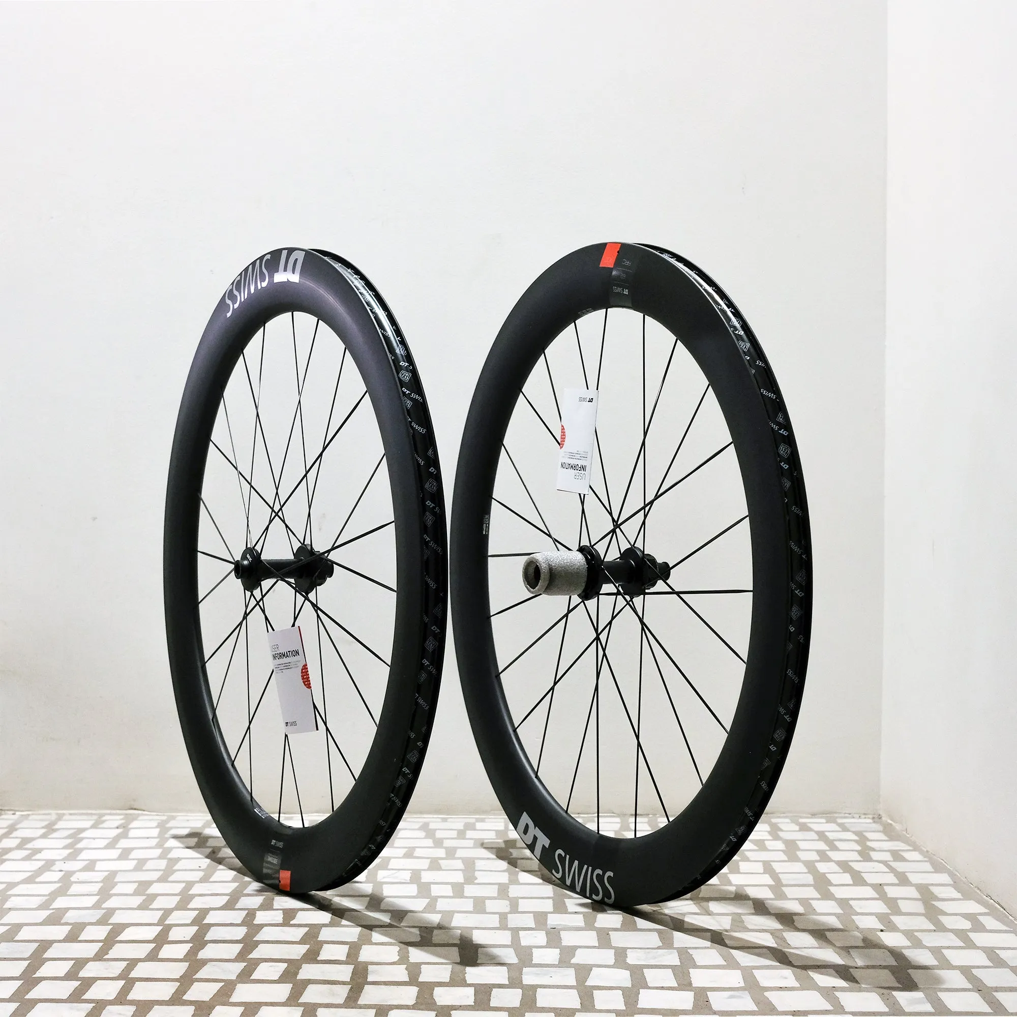 DT Swiss ARC1100 DICUT 62 Carbon Disc Brake Wheelset