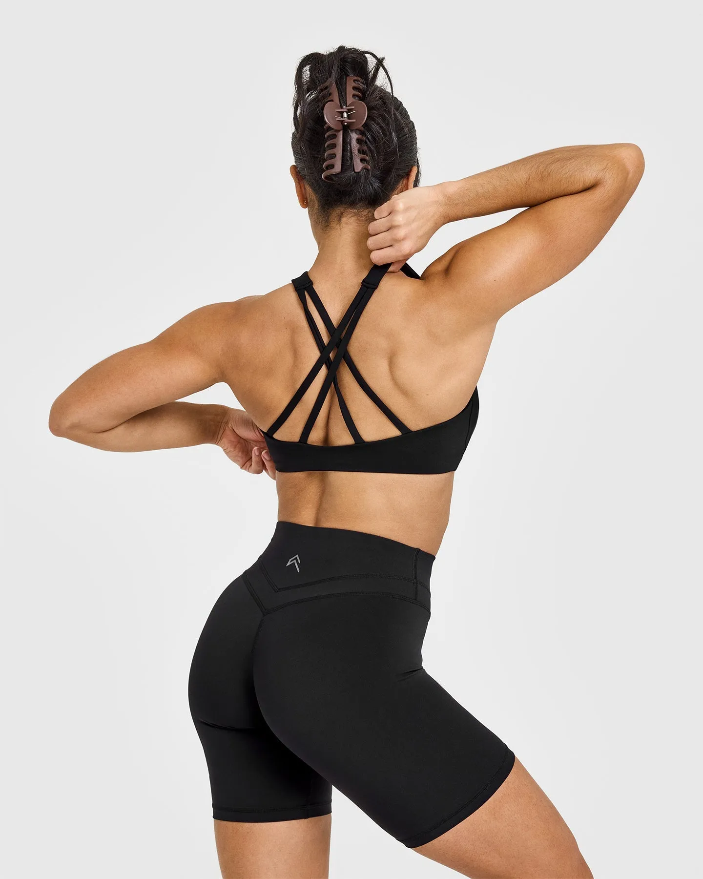EasyLift™ High Neck Sports Bra | Black
