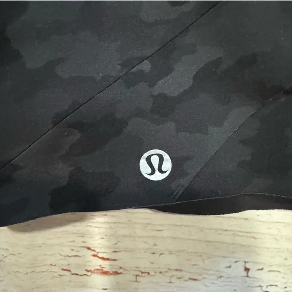 Lululemon Enlite Bra Weave Heritage 365 Camo Mini Deep Coal Multi Sz 38DD
