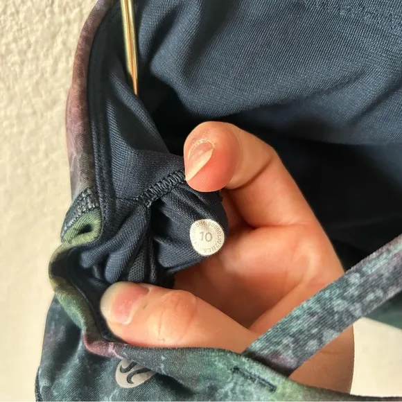 Lululemon High Neck Energy Sports Bra