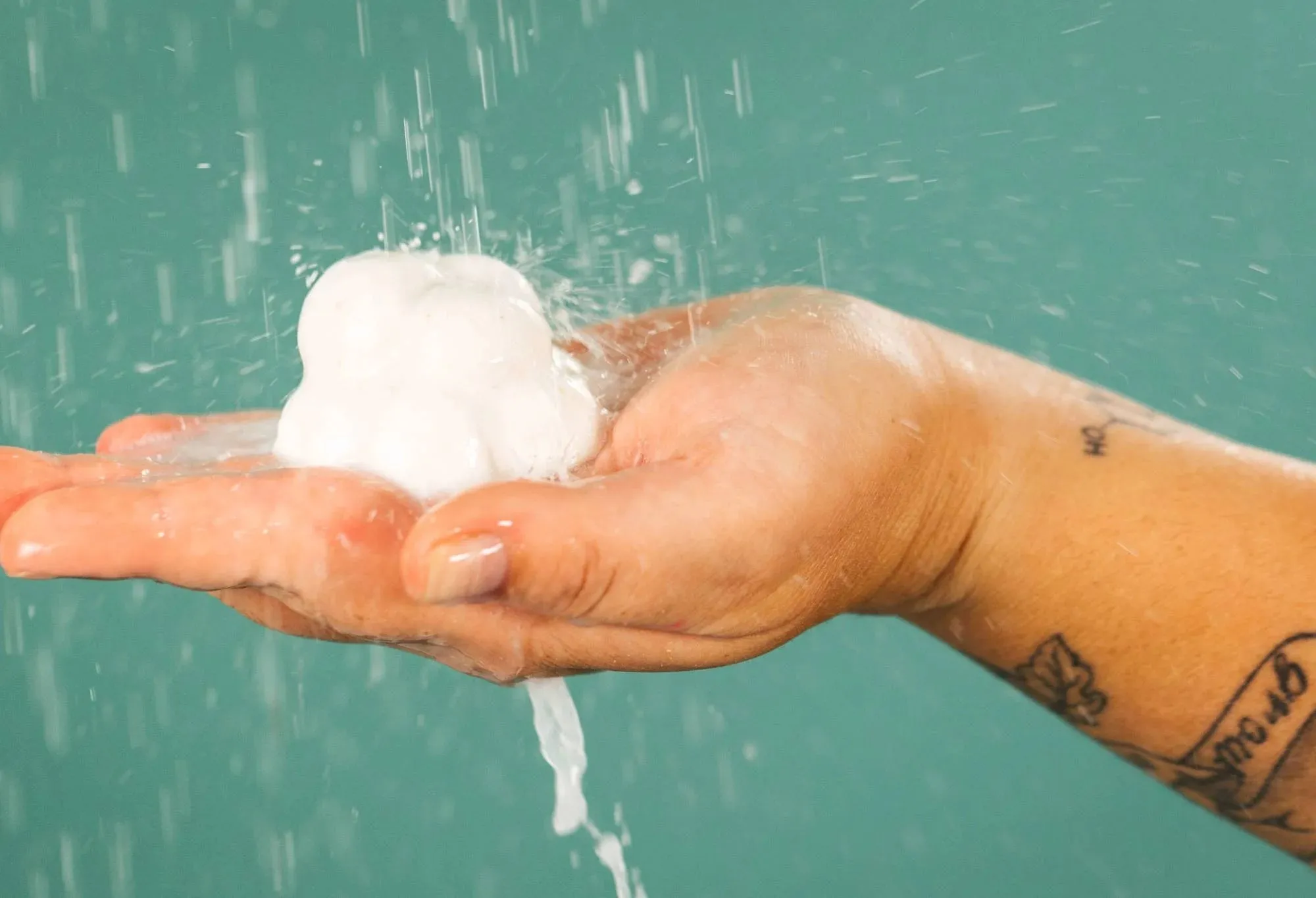 New LUSH Sleepy SHOWER BOMB Serenely soothing showers