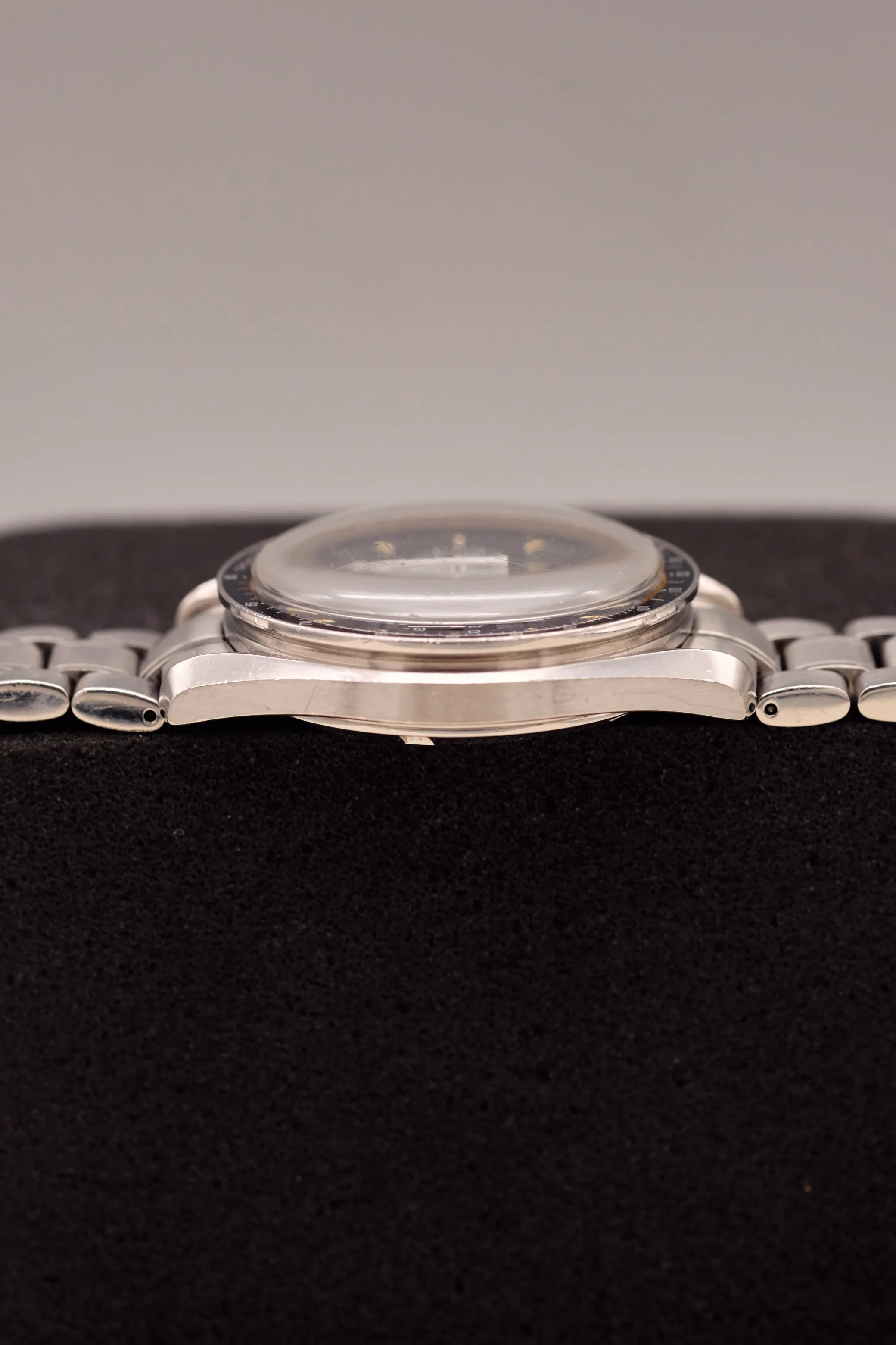 Omega Speedmaster Gilt Movement 3572.50 w/Card - 1996