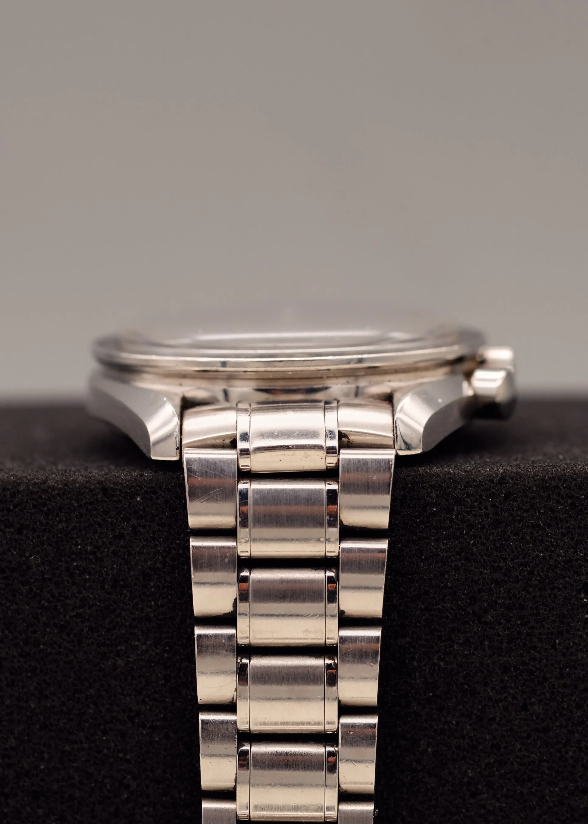 Omega Speedmaster Gilt Movement 3572.50 w/Card - 1996