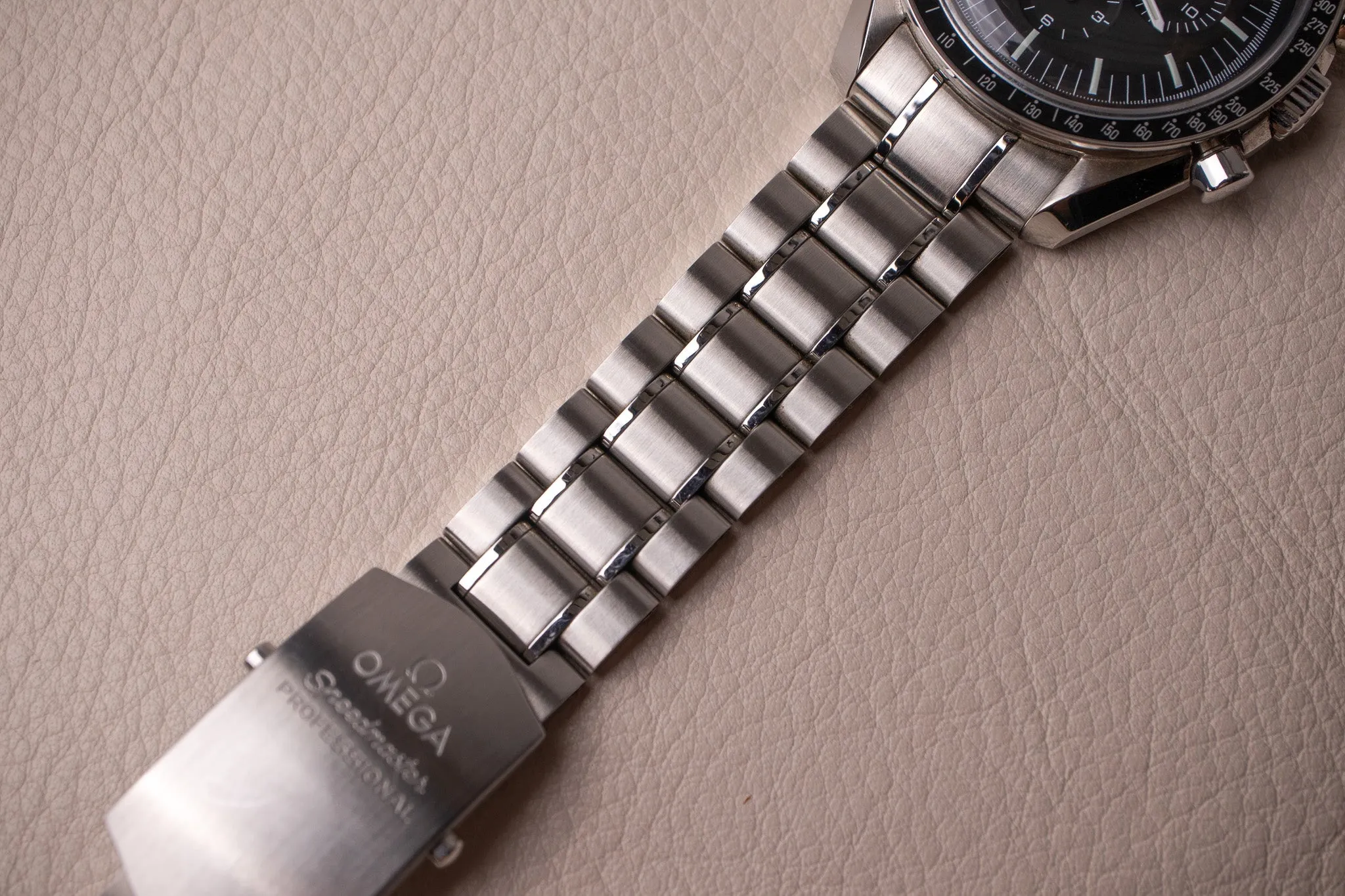 Omega Speedmaster Hesalite 311.30.42.30.01.005