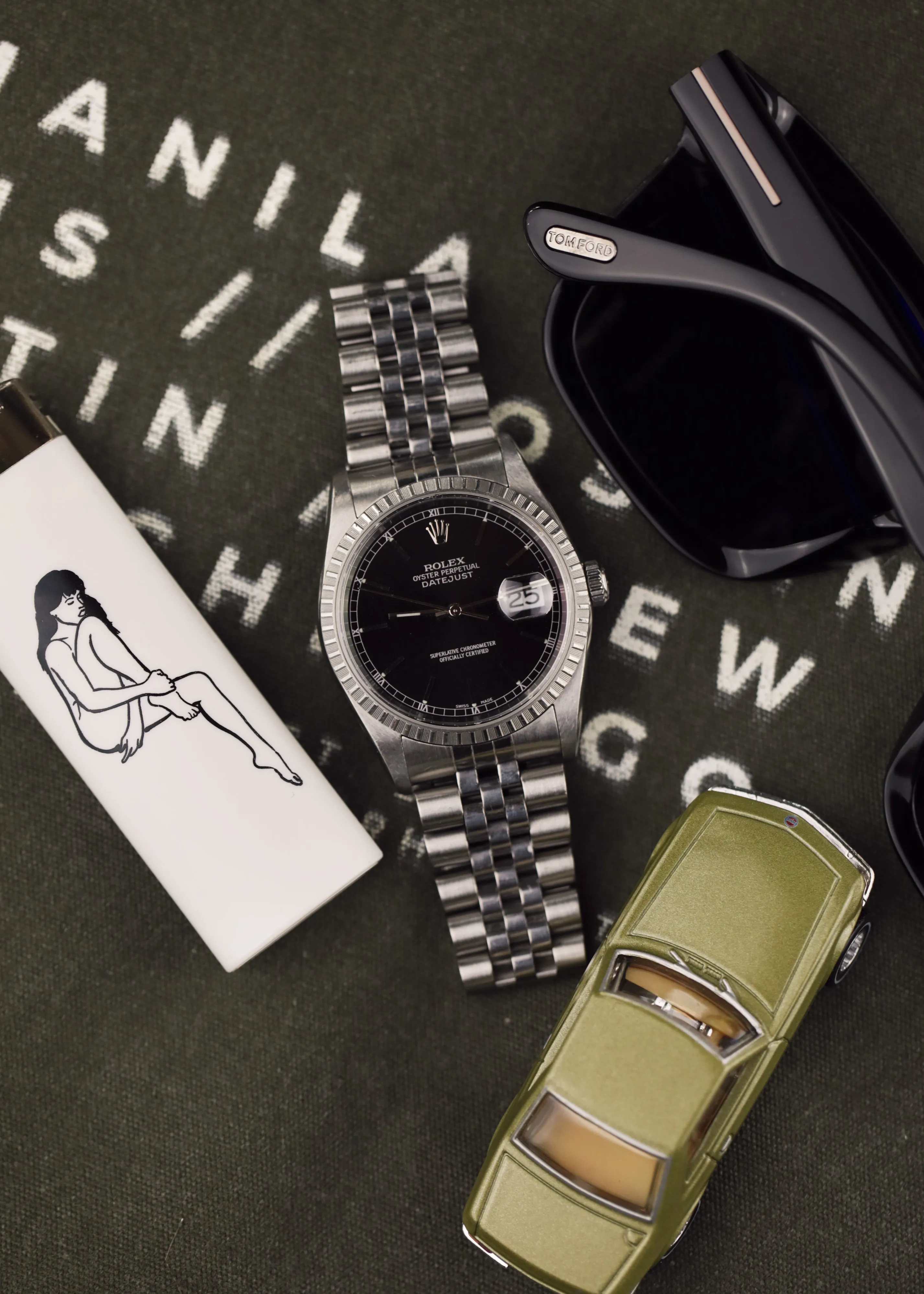 Rolex Datejust 16220 Black Roman Track Dial w/Papers - 2002