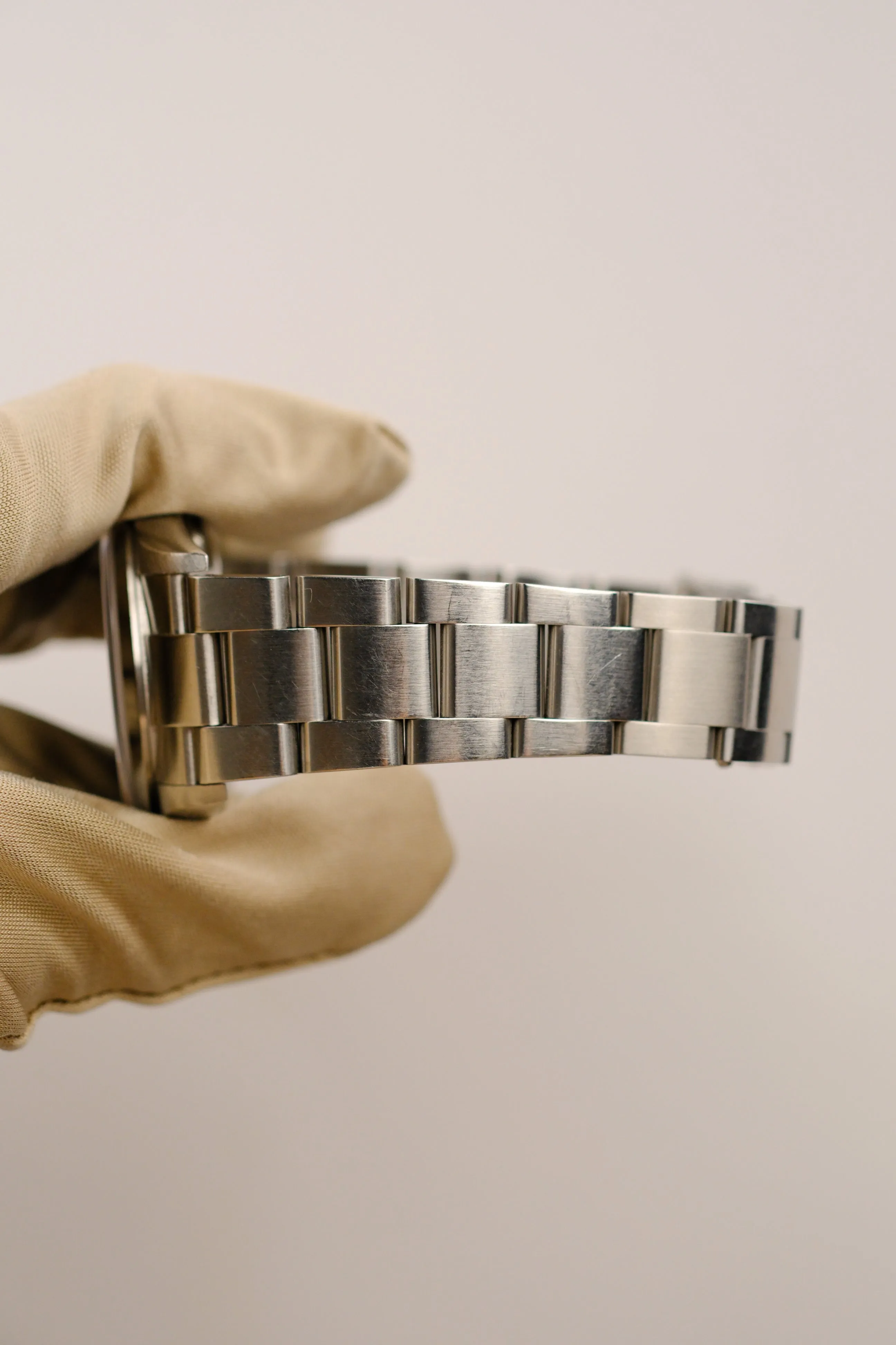 Rolex Explorer i 114270 w/ Hang Tag - 2003