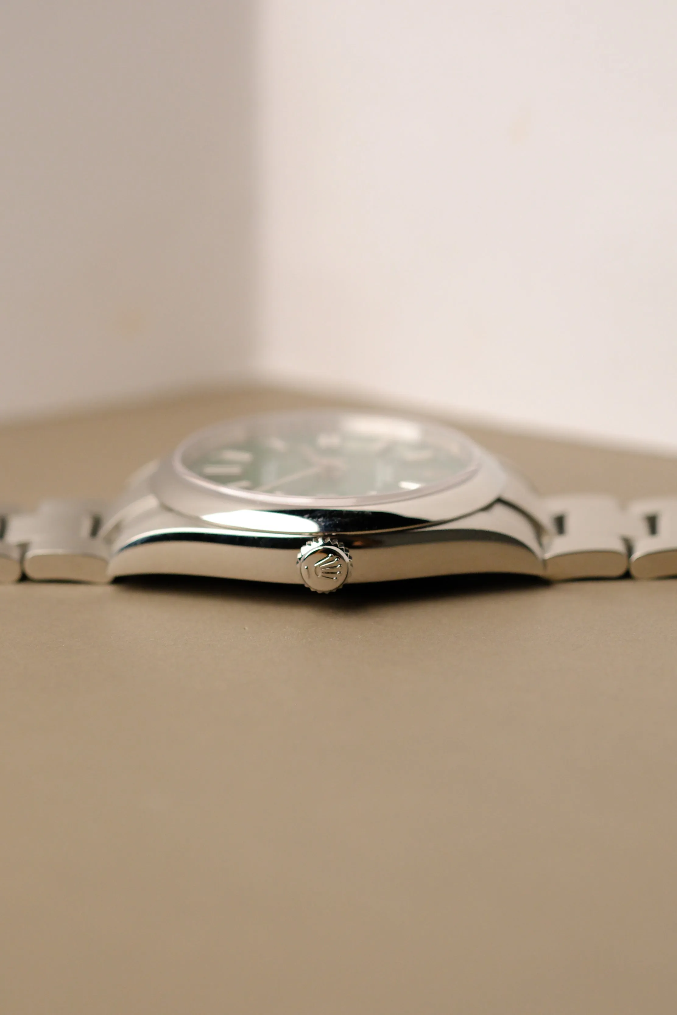 Rolex Oyster Perpetual 124300 Green Dial Complete - 2023