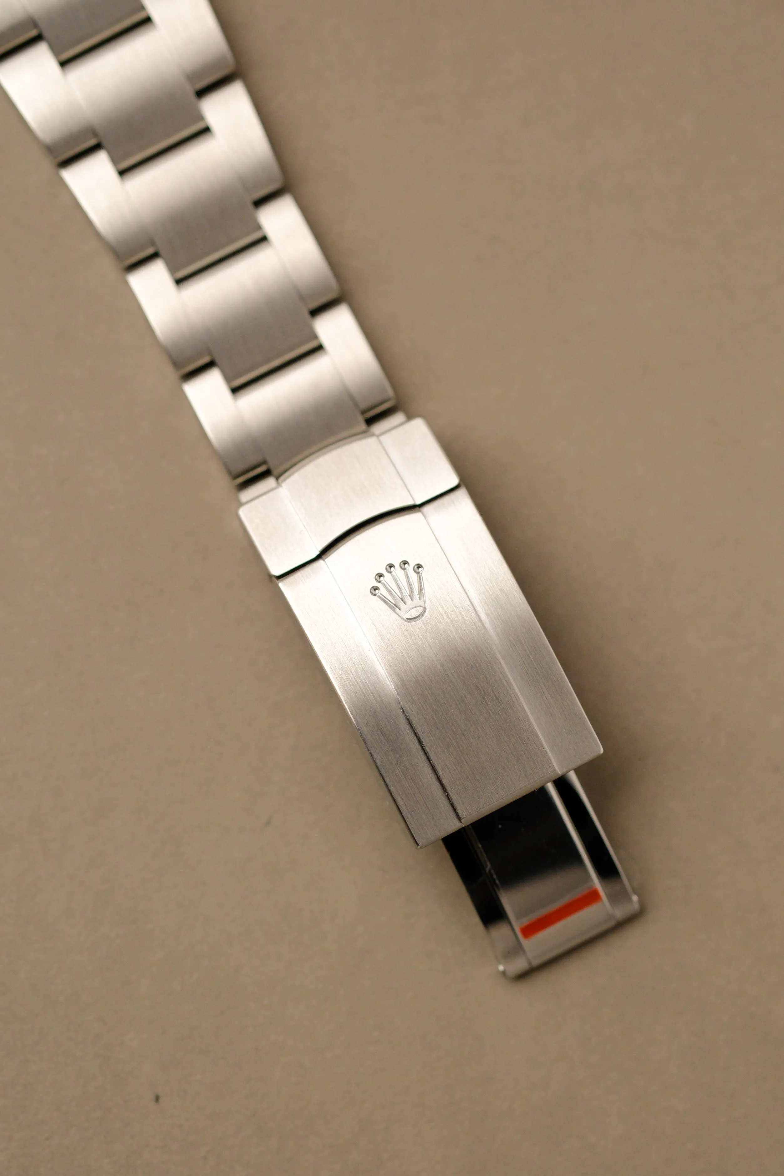 Rolex Oyster Perpetual 124300 Green Dial Complete - 2023