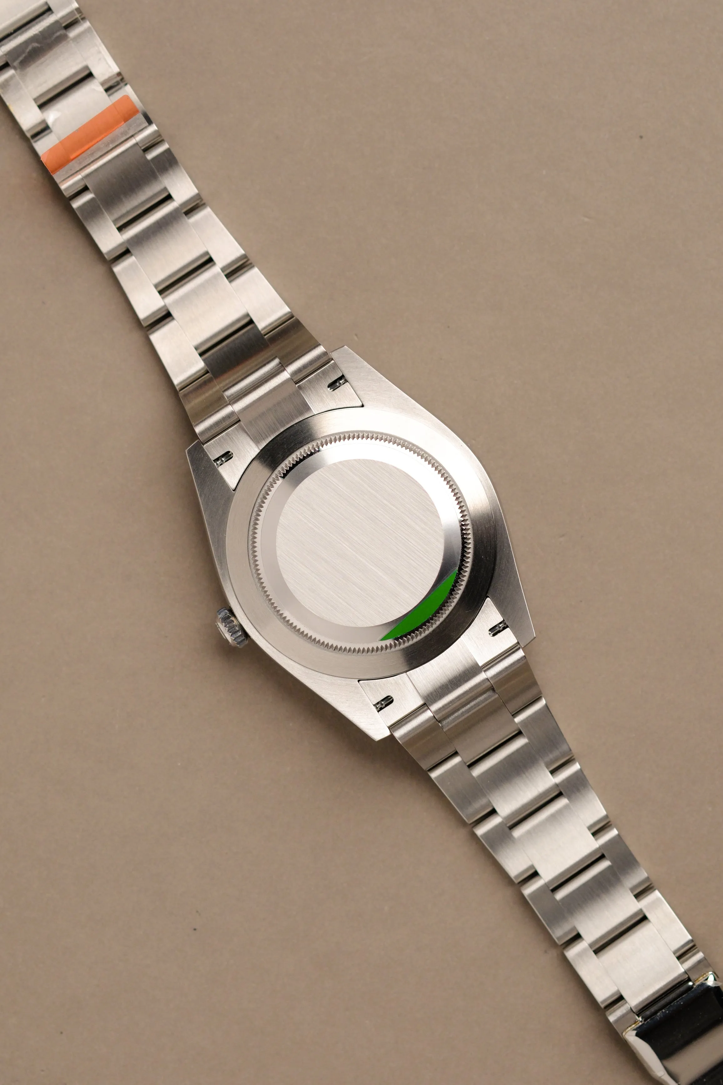 Rolex Oyster Perpetual 124300 Green Dial Complete - 2023