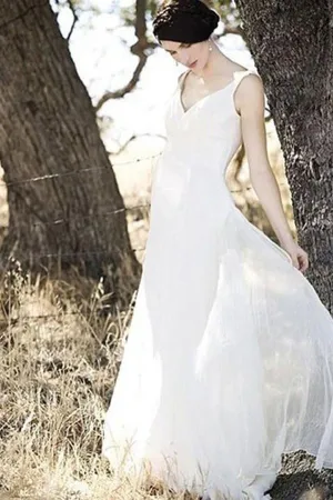 Roycebridal Simple Chiffon Ivory A-line V-neck Floor Length Beach Wedding Dresses, MW172