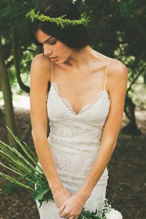 Roycebridal White V-neck Open Back Spaghetti Straps Wedding Dress with Sweep Train, MW231