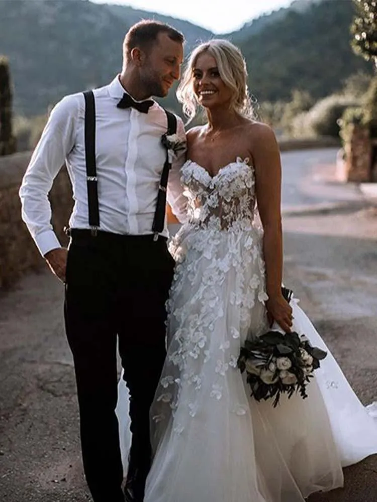 Sweetheart Neck Tulle Wedding Dresses Appliqued Wedding Gowns   WD327