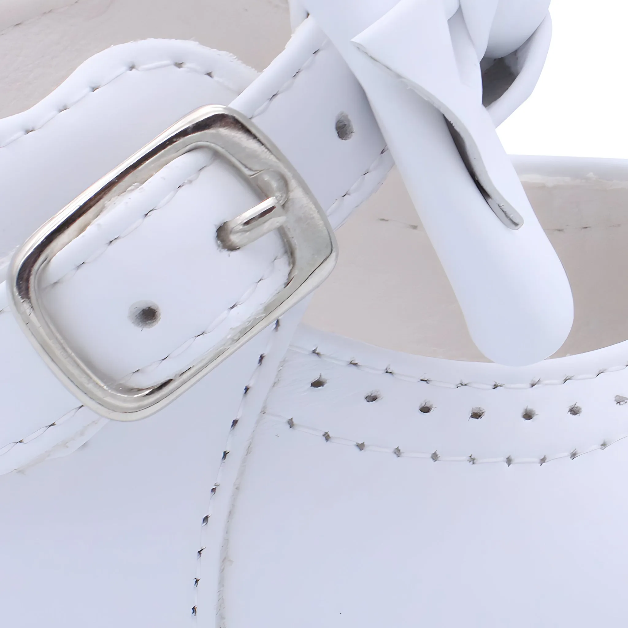 'Vitoria' Girls White Leather Bar Shoes